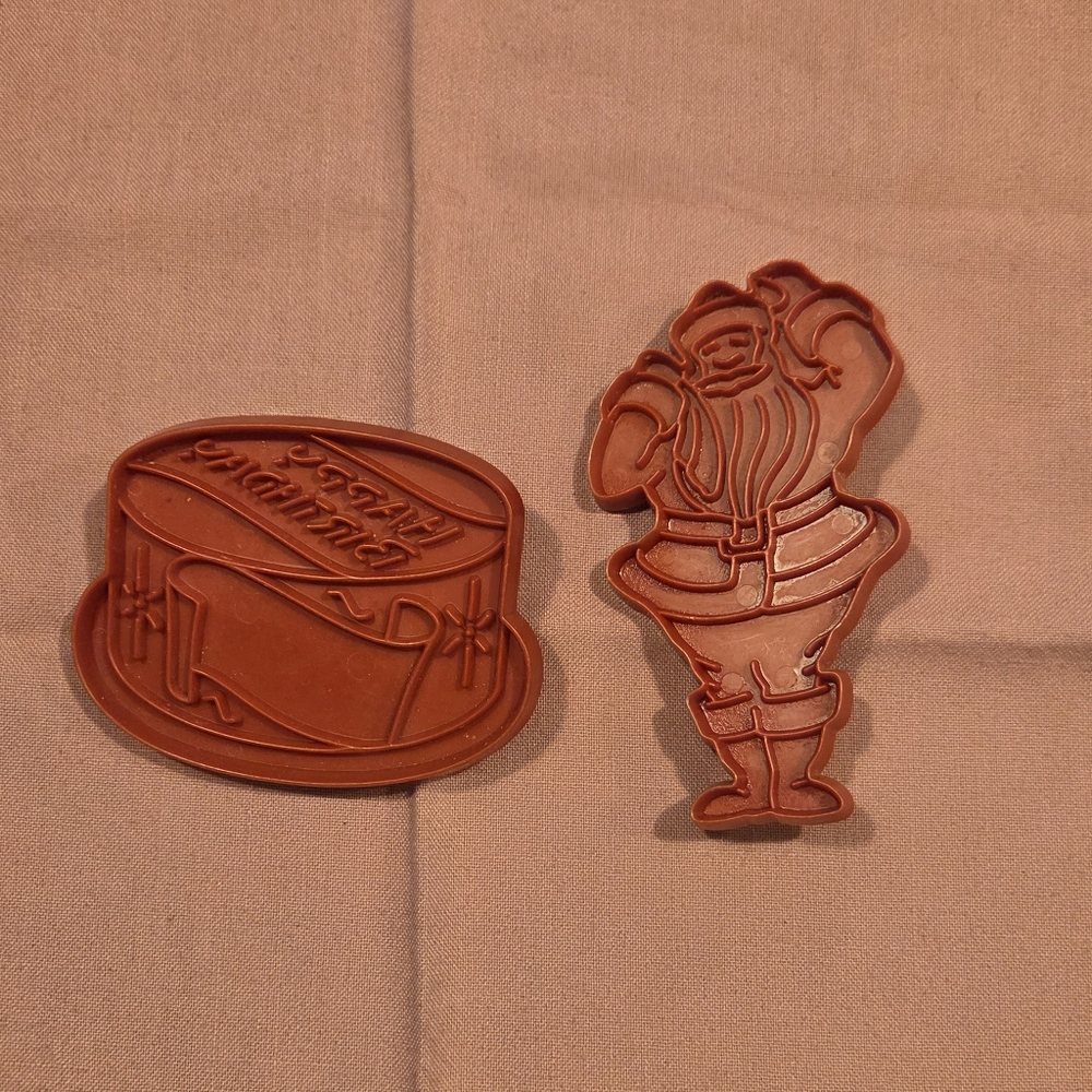 Vtg Bundle 2 Tupperware Birthday Cake & Santa Cookie Cutter Red Plastic 1970's